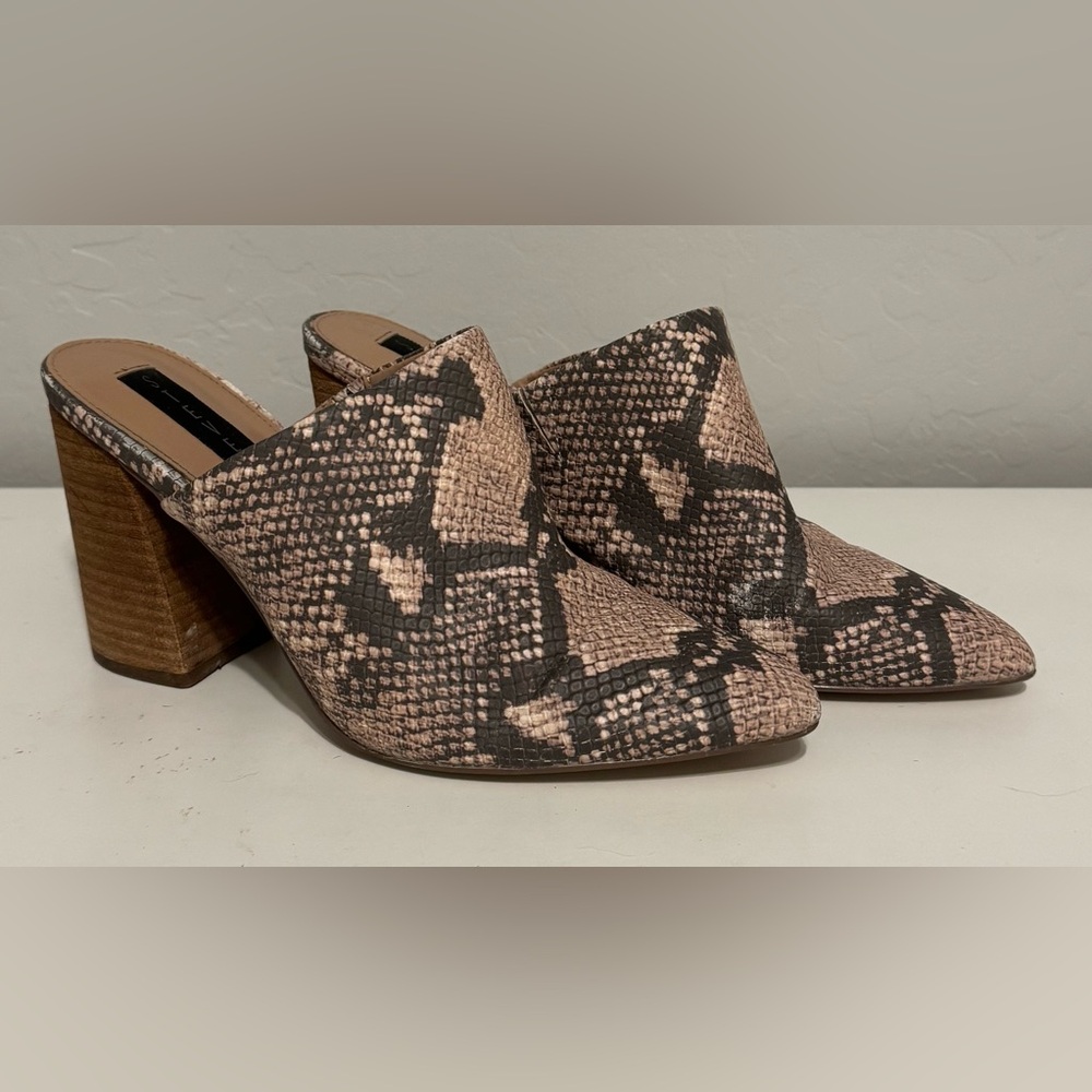 Steve Madden women’s Stylish Snake Print Mules